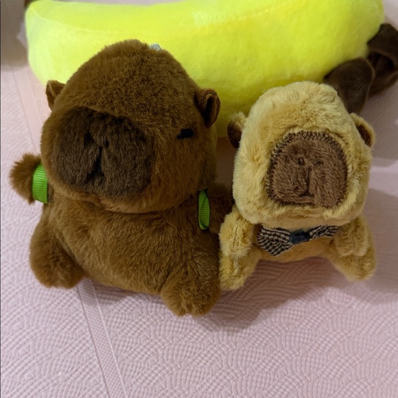 2 Set: Capybara Keychains - Tan - Picture 2 of 4
